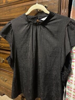 NWT Nine West Black Mock Neck Short Sleeve Blouse